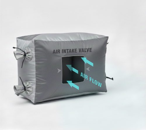 Airbag grigio con valvola di presa d'aria e frecce che indicano il flusso d'aria in ingresso